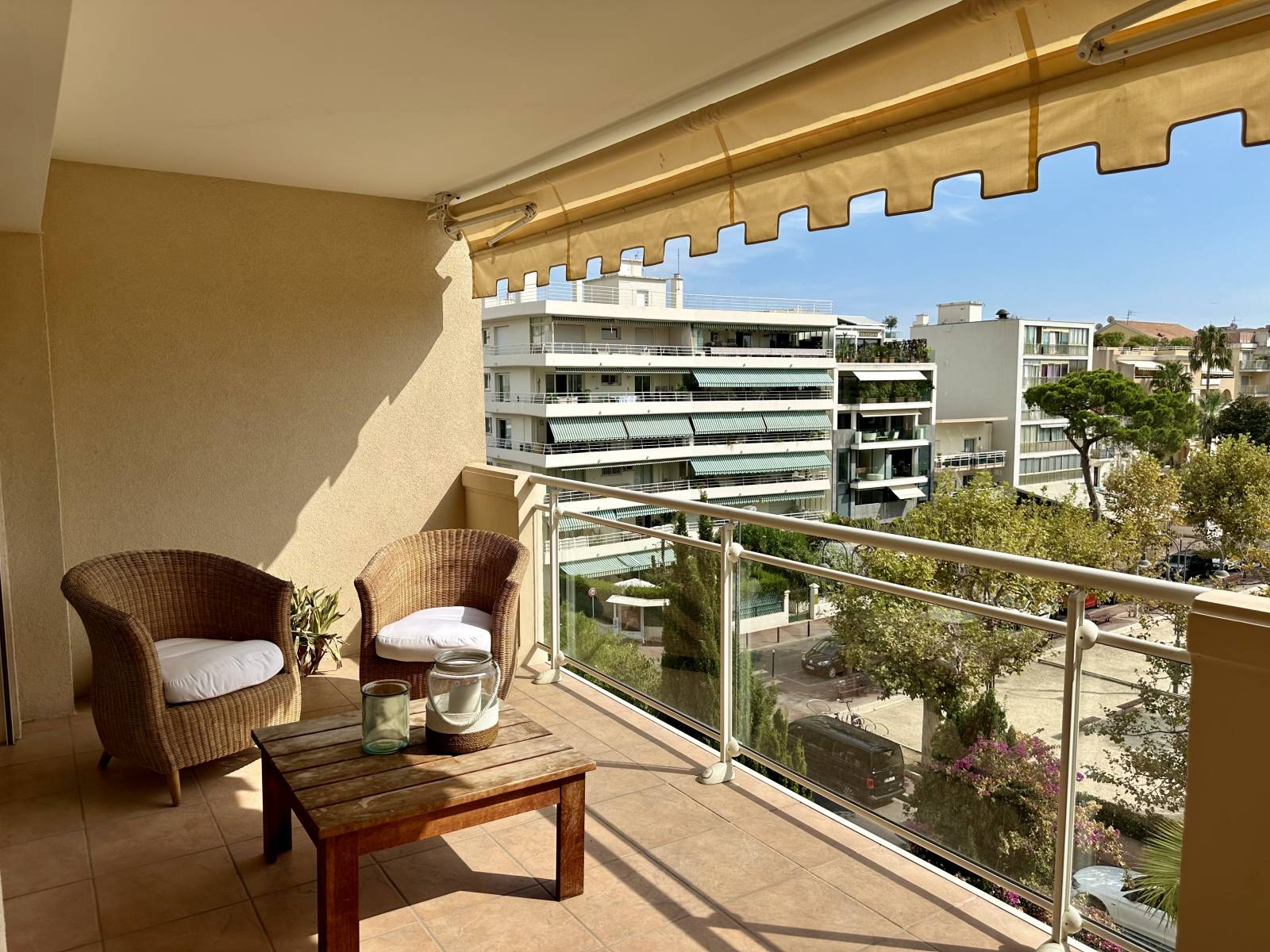 À vendre : appartement 3 pièces avec belle terrasse sud, Cannes Palm Beach