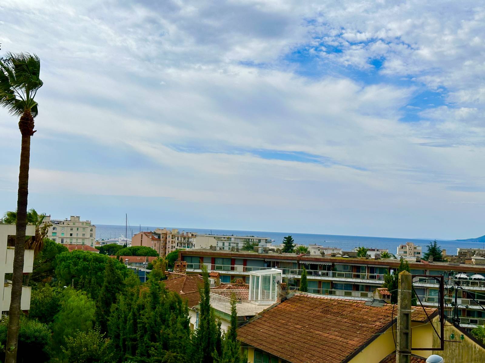 À vendre : appartement 3 pièces avec vue mer, Cannes Basse Californie