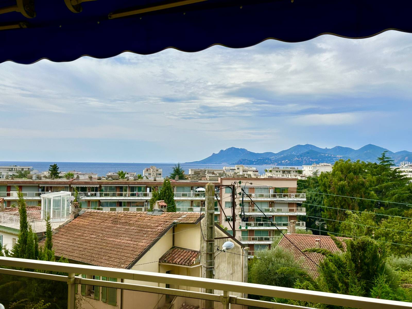À vendre : appartement 3 pièces avec vue mer, Cannes Basse Californie