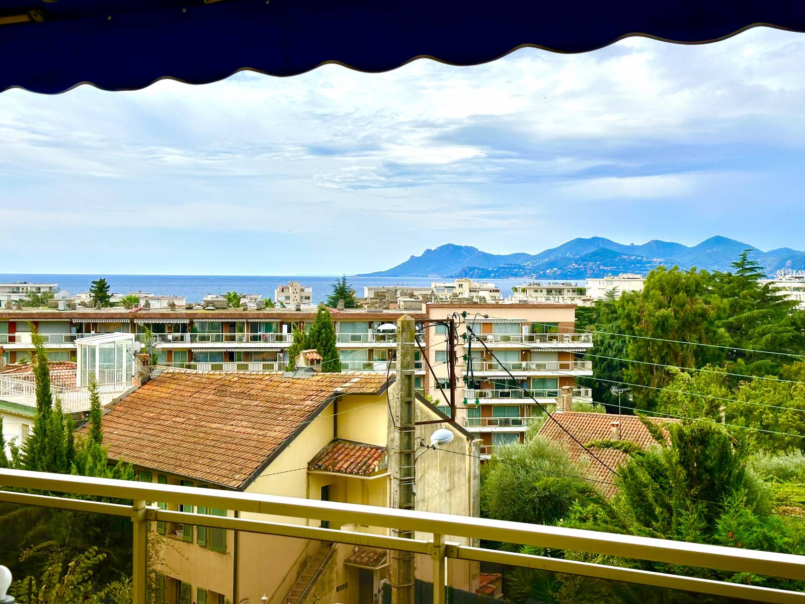 À vendre : appartement 3 pièces avec vue mer, Cannes Basse Californie