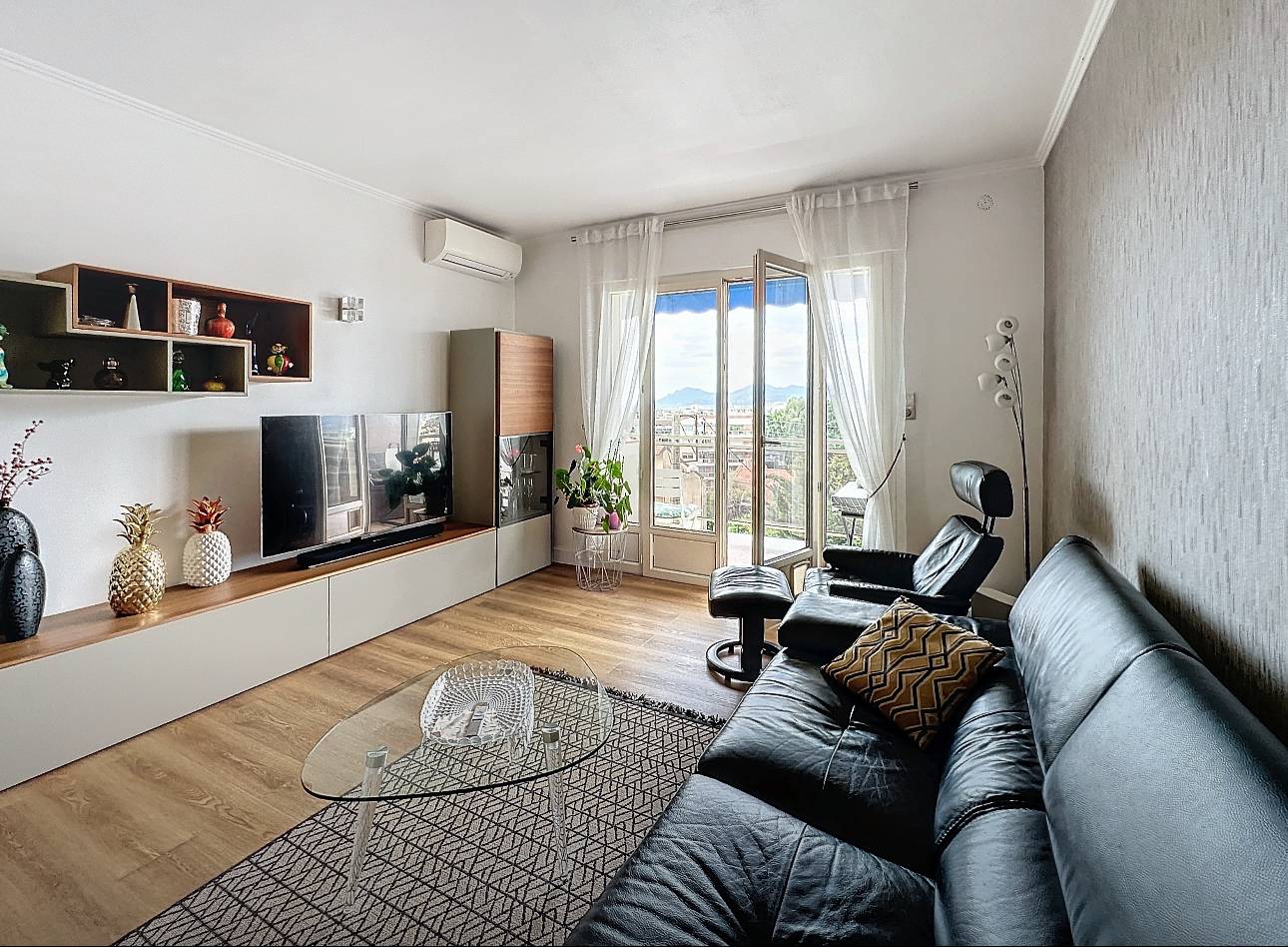 À vendre : appartement 3 pièces avec vue mer, Cannes Basse Californie