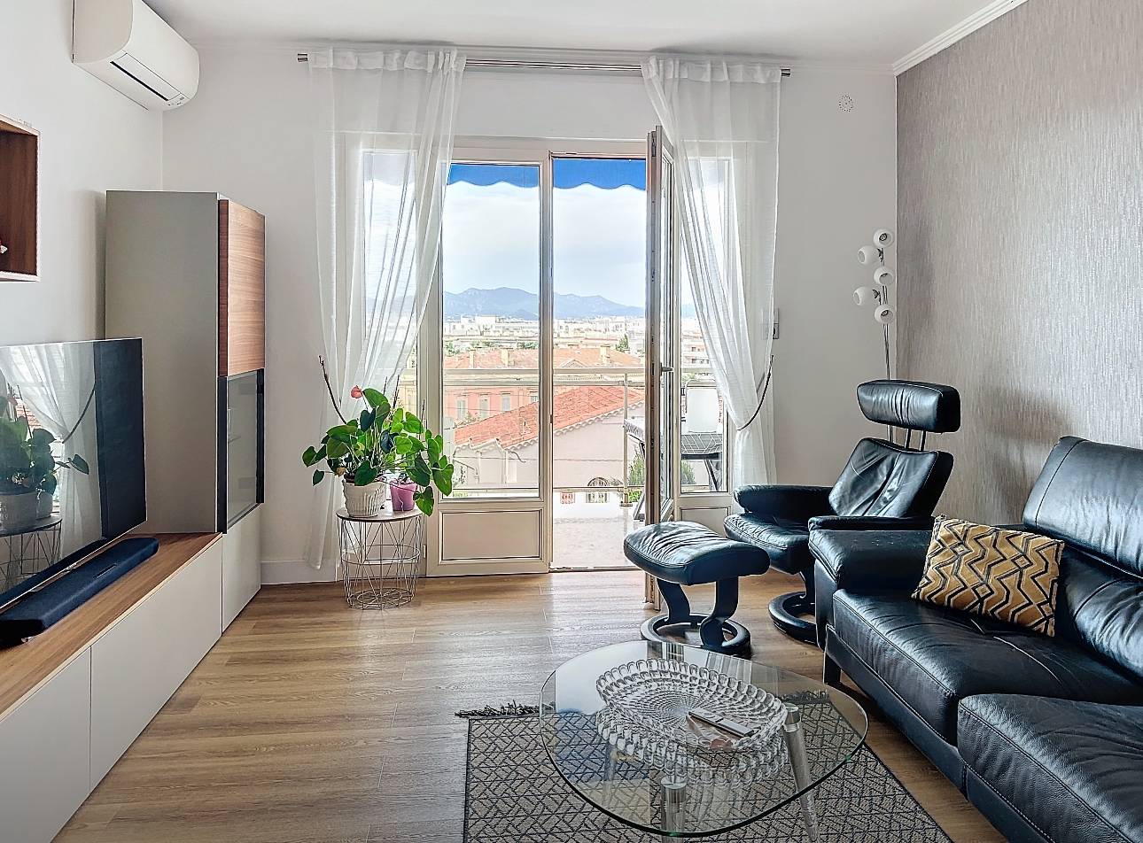 À vendre : appartement 3 pièces avec vue mer, Cannes Basse Californie