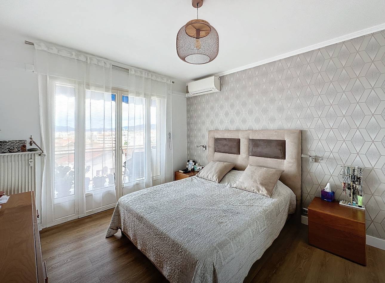 À vendre : appartement 3 pièces avec vue mer, Cannes Basse Californie