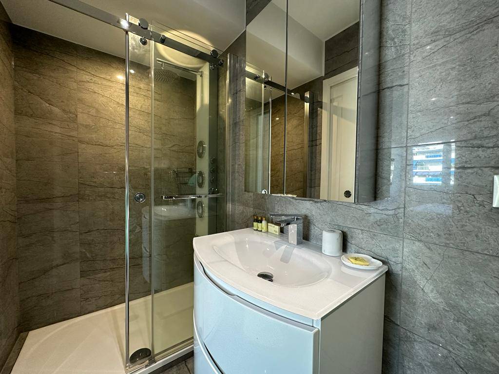 LOCATION SAISONNIERE APPARTEMENT 3 PIECES CANNES BANANE