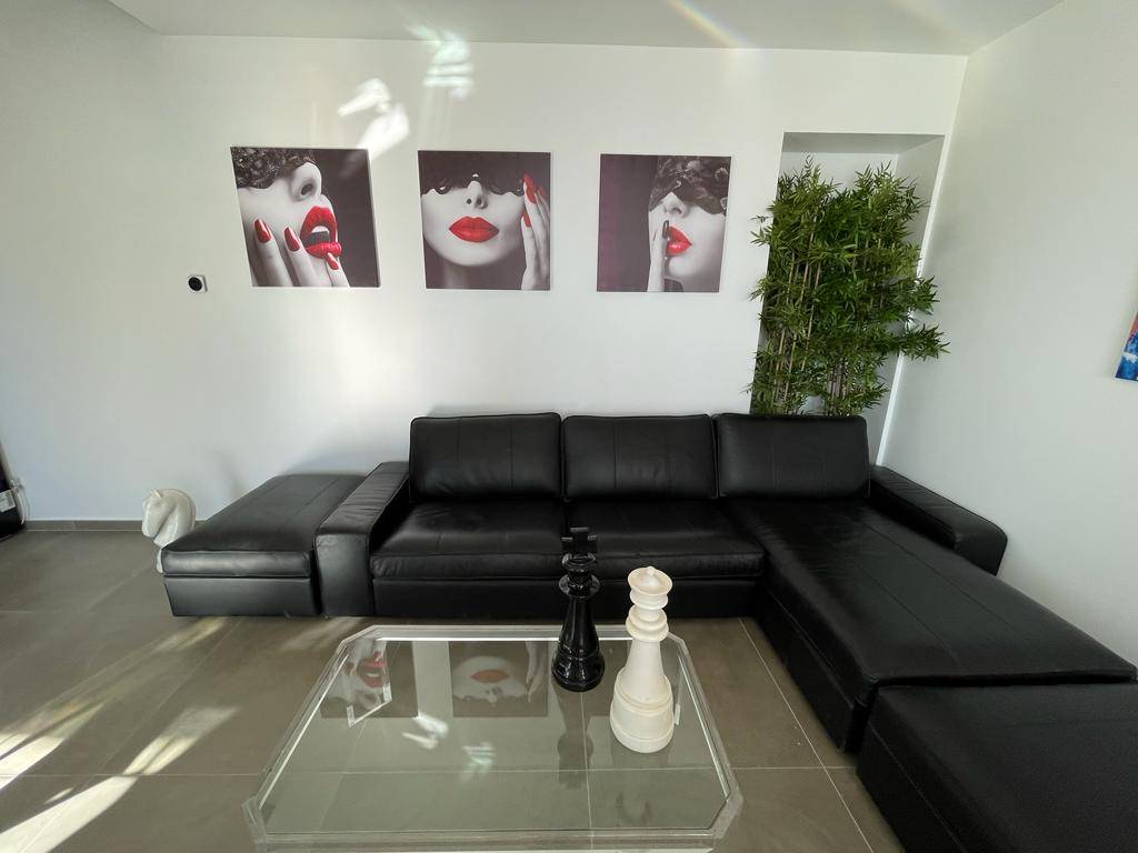 LOCATION SAISONNIERE Penthouse 125M2 Grande Terrasse de 105M2 Vue Mer Vieux Port Cannes