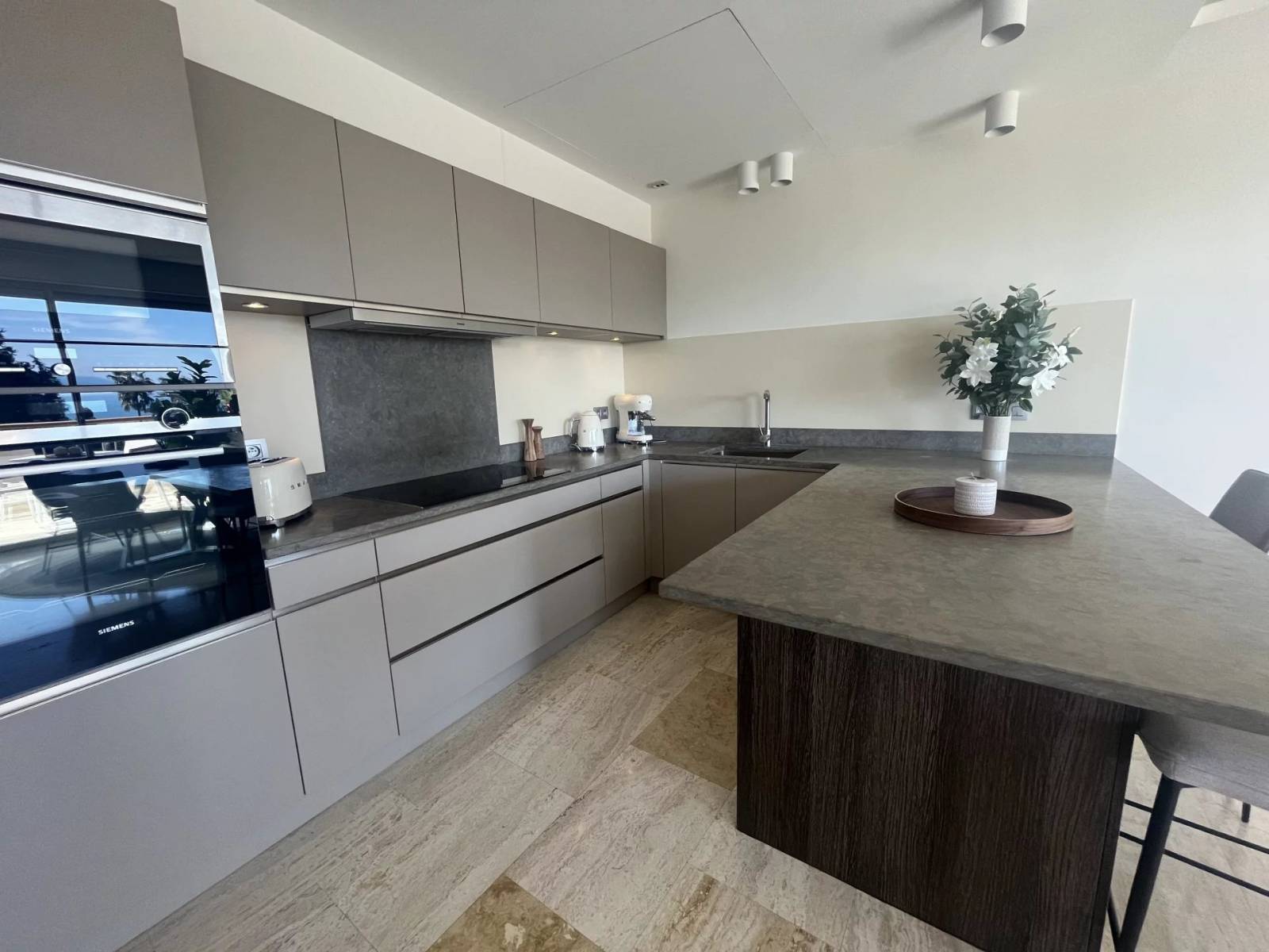 LOCATION SAISONNIERE APPARTEMENT 3 PIECES VUE MER PANORAMIQUE CANNES CALIFORNIE