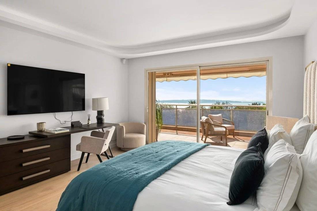 CANNES - VILLA APPARTEMENT VUE MER 315 M2