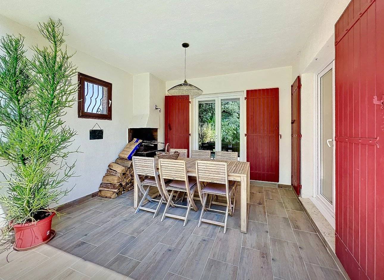 À vendre : appartement 3 pièces avec terrasse et jardin à Saint-Raphaël