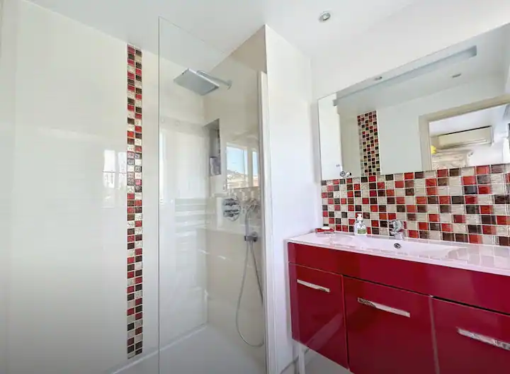 LOCATION SAISONNIERE Appartment 2 Chambres Terrasse Vue Mer Cannes