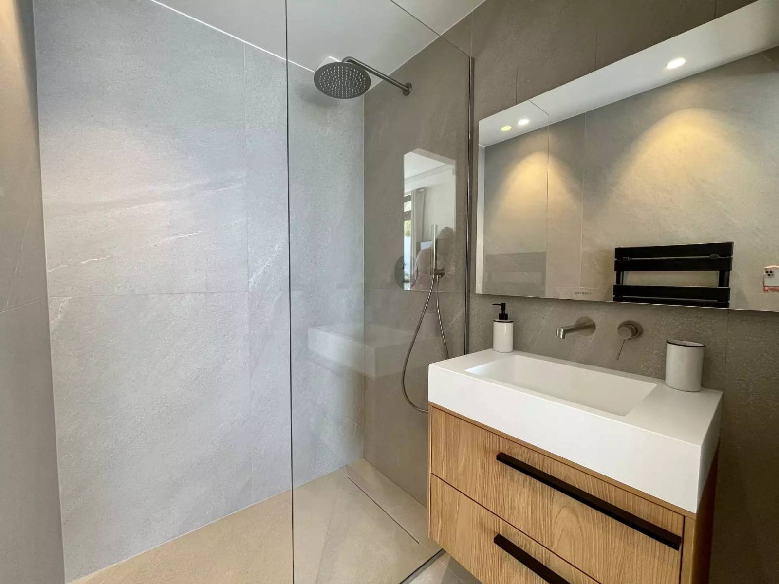 Salle de douche moderne