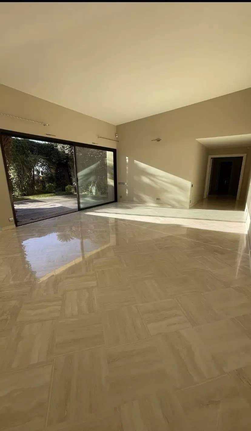 Superbe penthouse proche Cannes à vendre