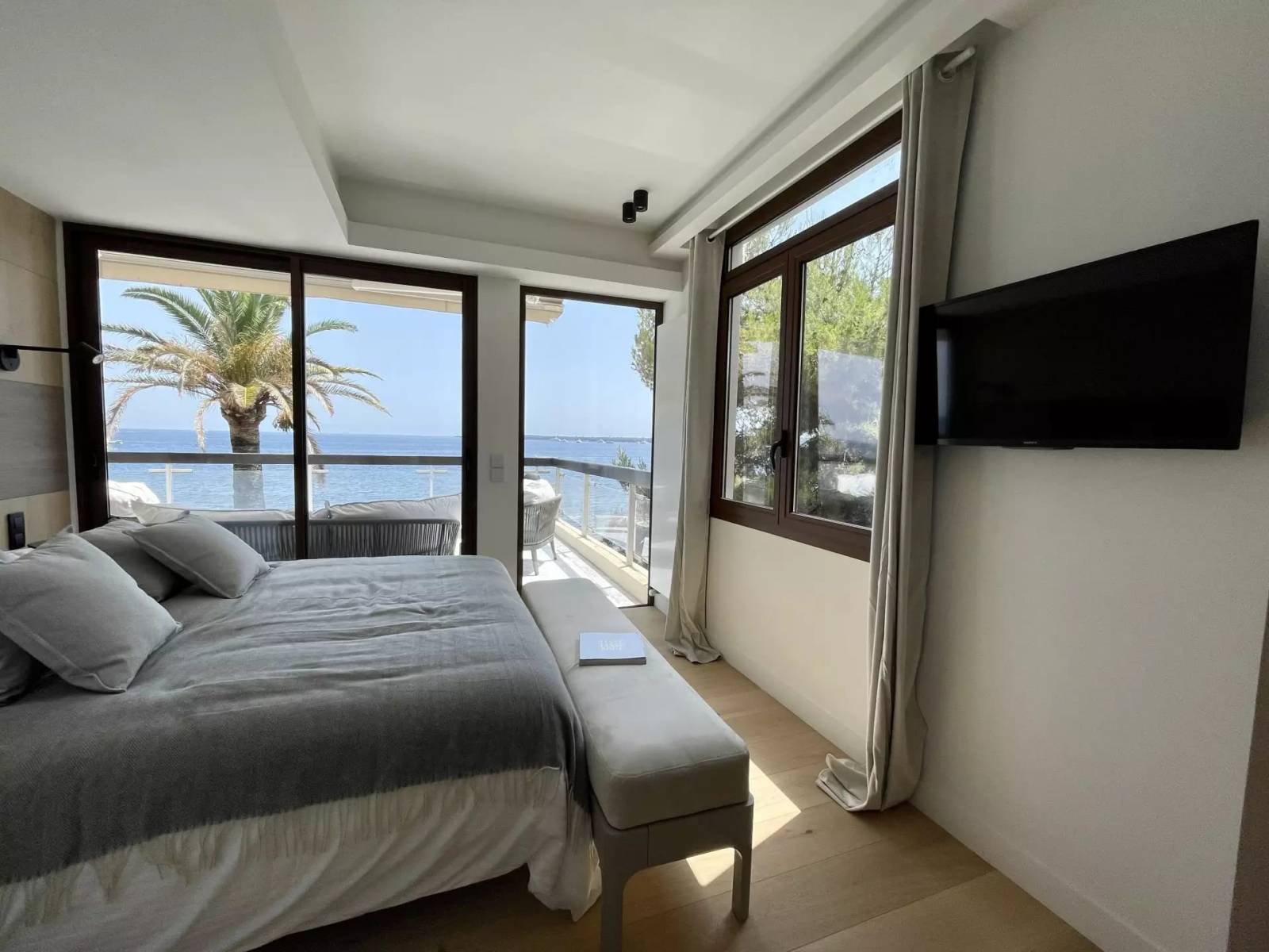 Chambre de maître vue mer