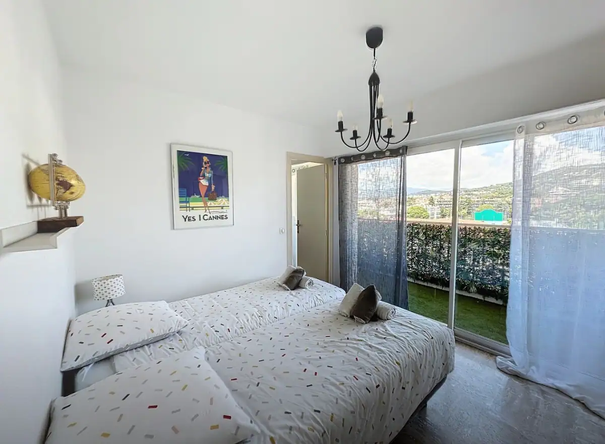 LOCATION SAISONNIERE Appartment 2 Chambres Terrasse Vue Mer Cannes