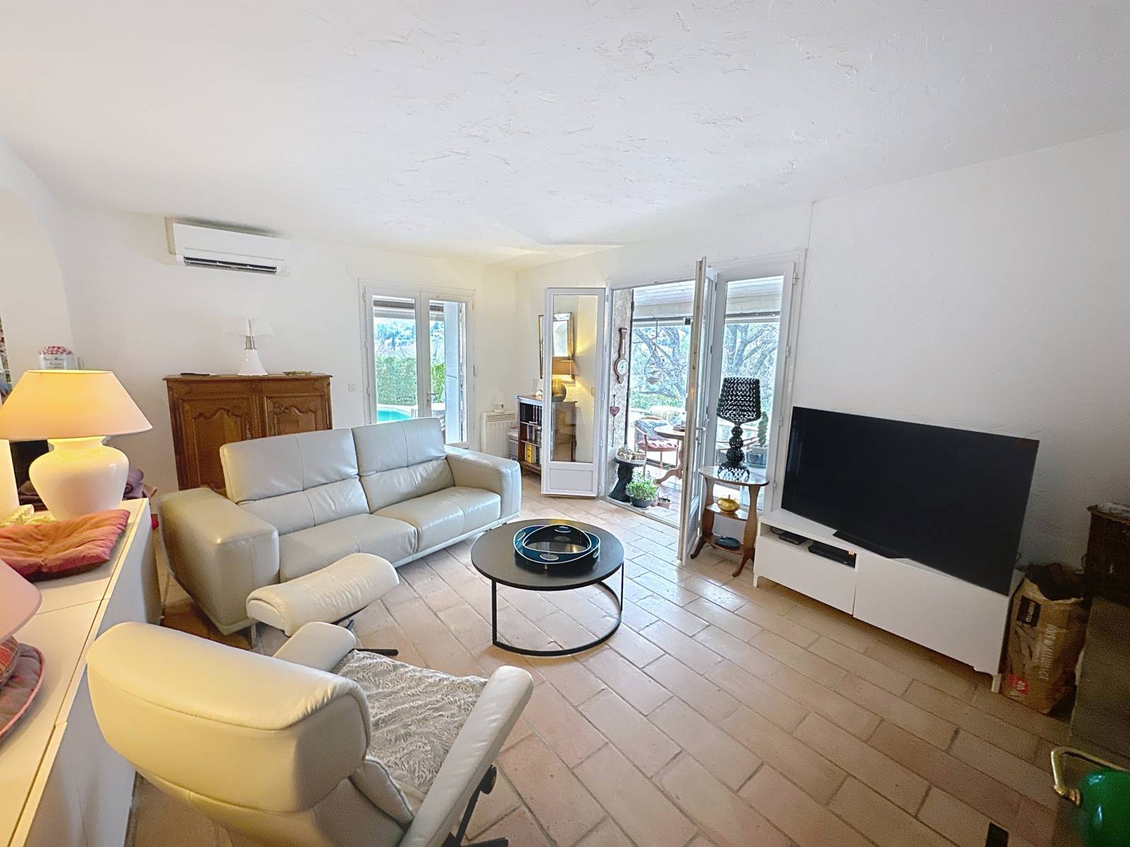 LE ROURET - MAISON INDIVIDUELLE AVEC PISCINE VUE DÉGAGÉE