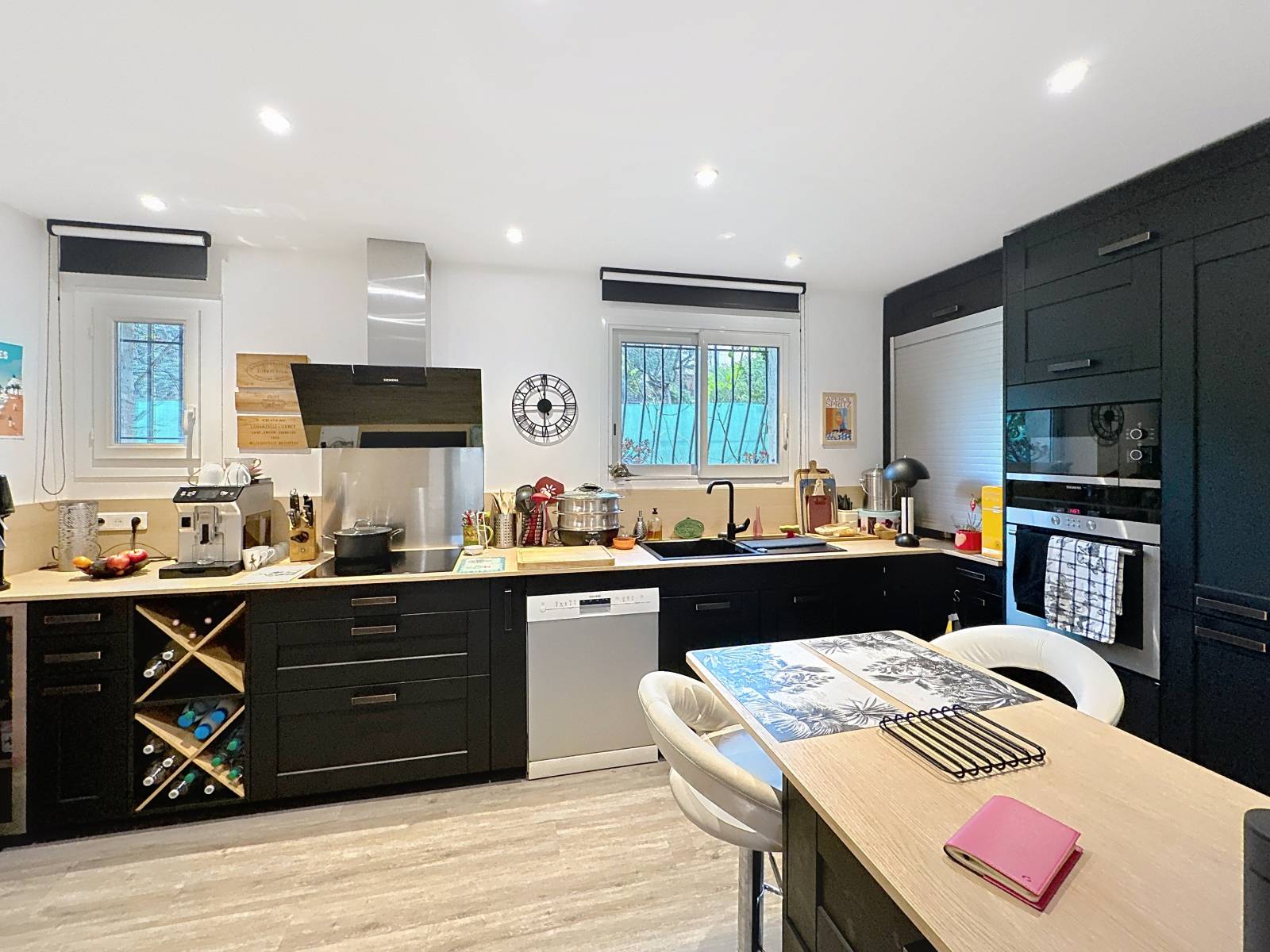 LE ROURET - MAISON INDIVIDUELLE AVEC PISCINE VUE DÉGAGÉE