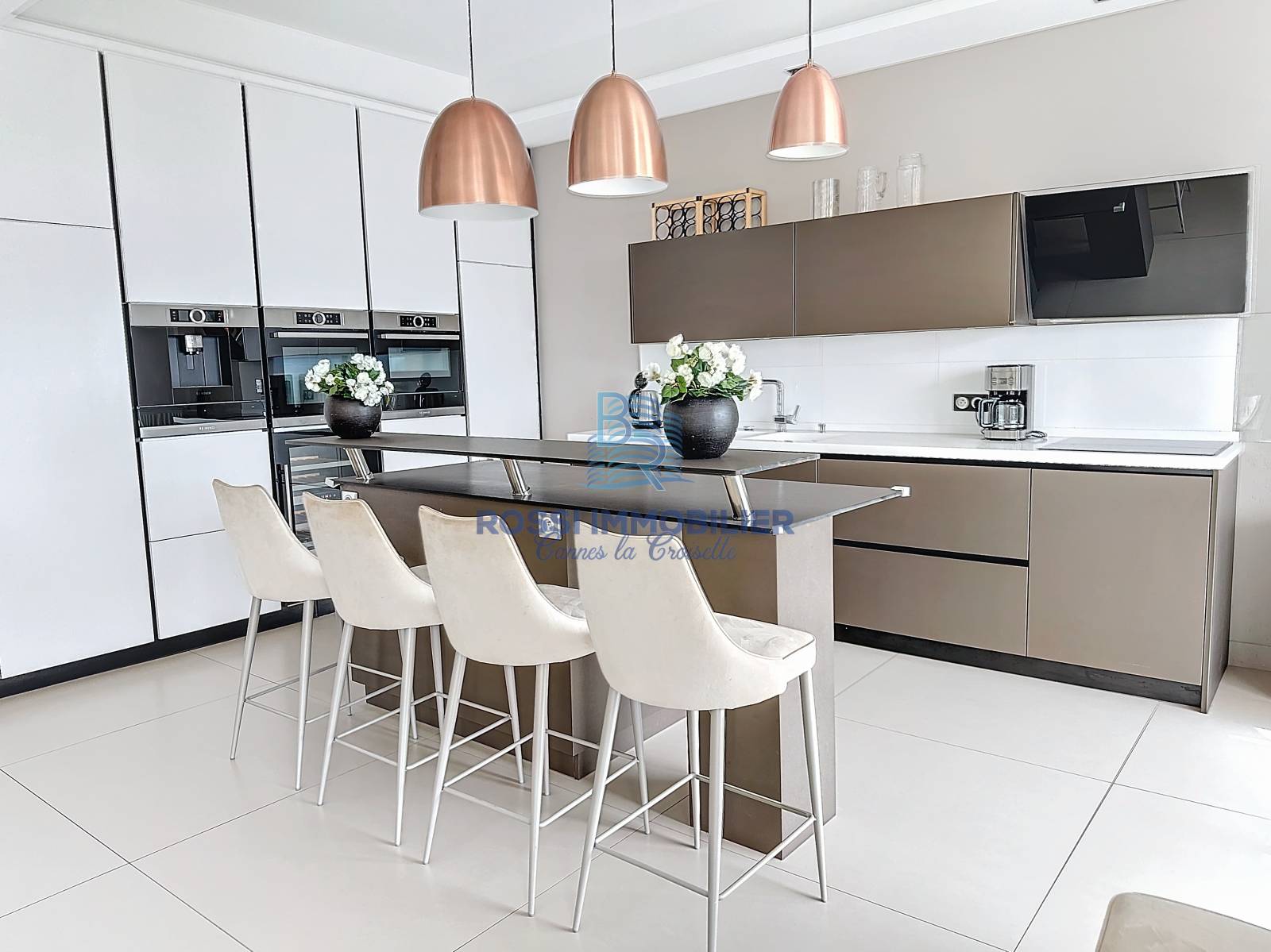 LOCATION SAISONNIERE Appartement 3 Pieces de 100M2 Croisette Cannes