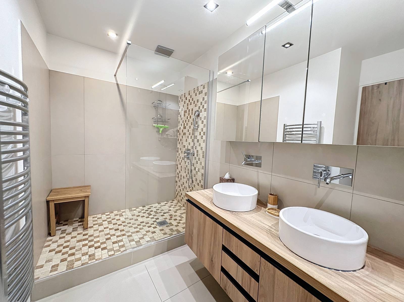 LOCATION SAISONNIERE Appartement 3 Pieces de 100M2 Croisette Cannes