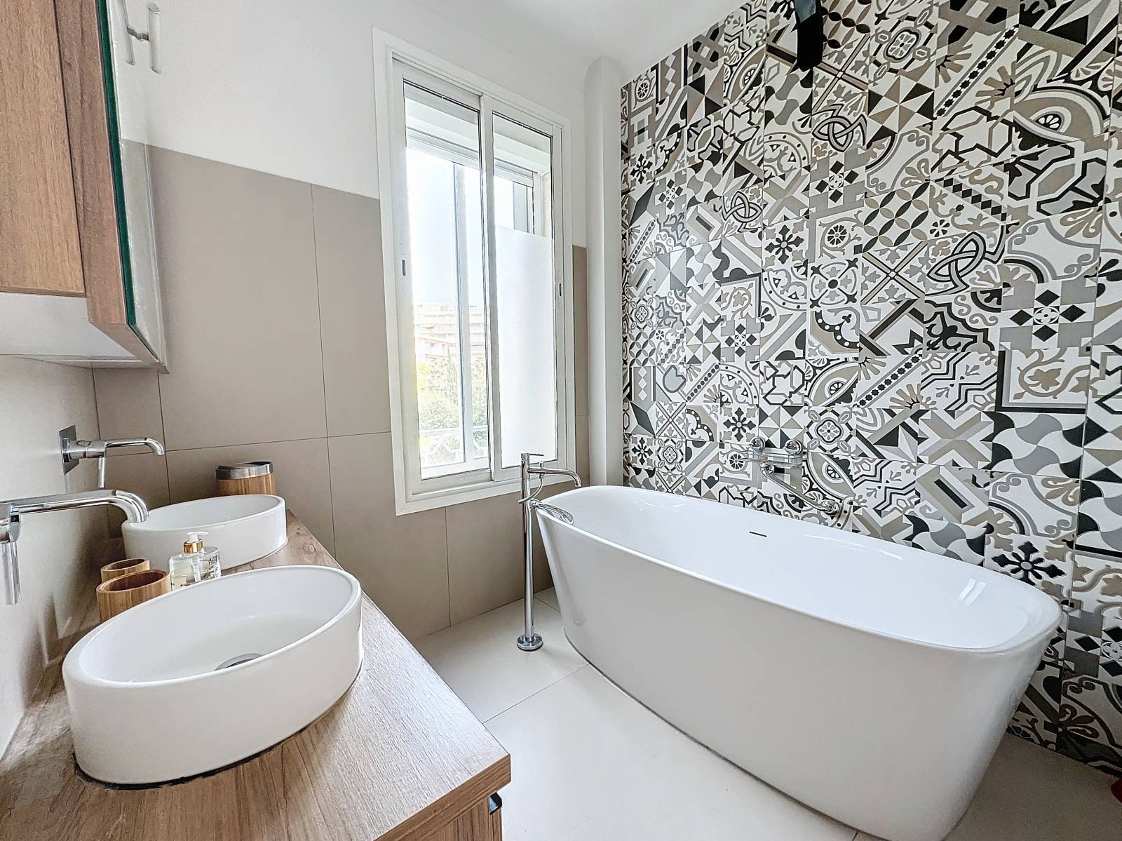 LOCATION SAISONNIERE Appartement 3 Pieces de 100M2 Croisette Cannes