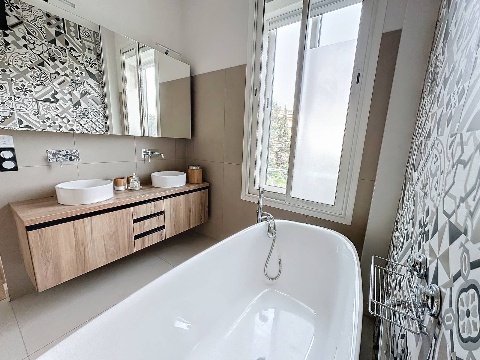 LOCATION SAISONNIERE Appartement 3 Pieces de 100M2 Croisette Cannes