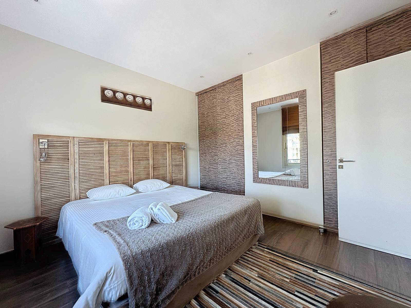 LOCATION SAISONNIERE APPARTEMENT 3 CHAMBRES VUE MER ET PORT CANTO CANNES