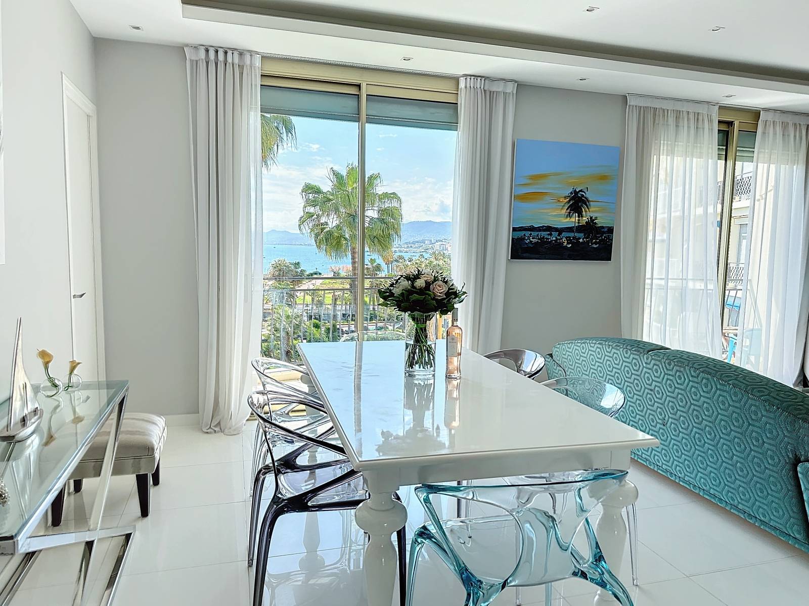 LOCATION SAISONNIERE APPARTEMENT 3 CHAMBRES VUE MER ET PORT CANTO CANNES