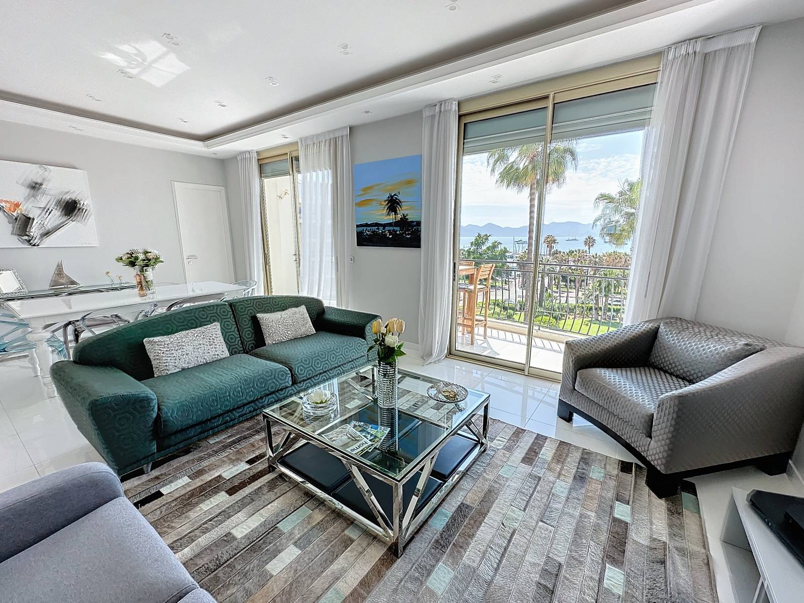 LOCATION SAISONNIERE APPARTEMENT 3 CHAMBRES VUE MER ET PORT CANTO CANNES