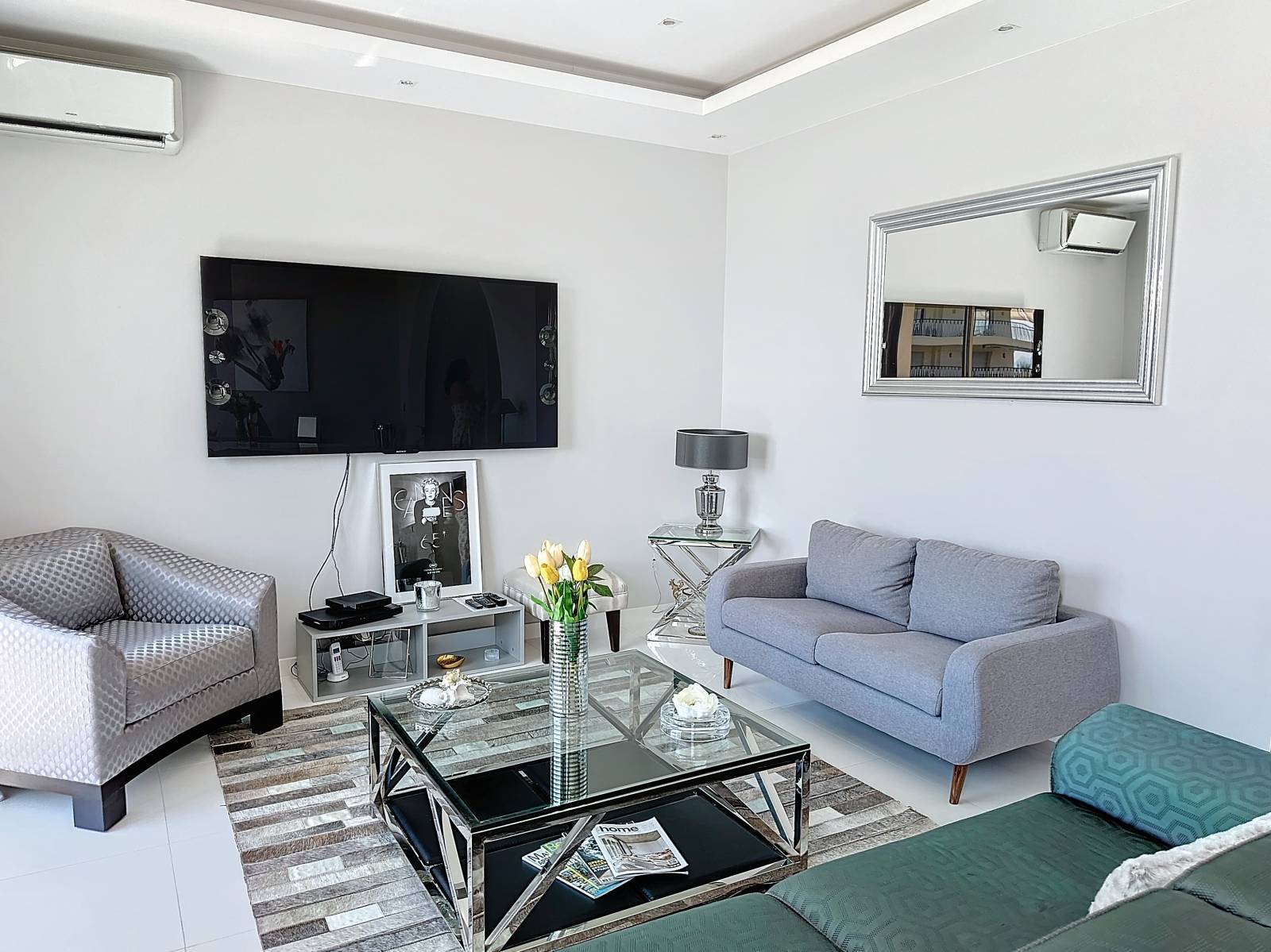 LOCATION SAISONNIERE APPARTEMENT 3 CHAMBRES VUE MER ET PORT CANTO CANNES