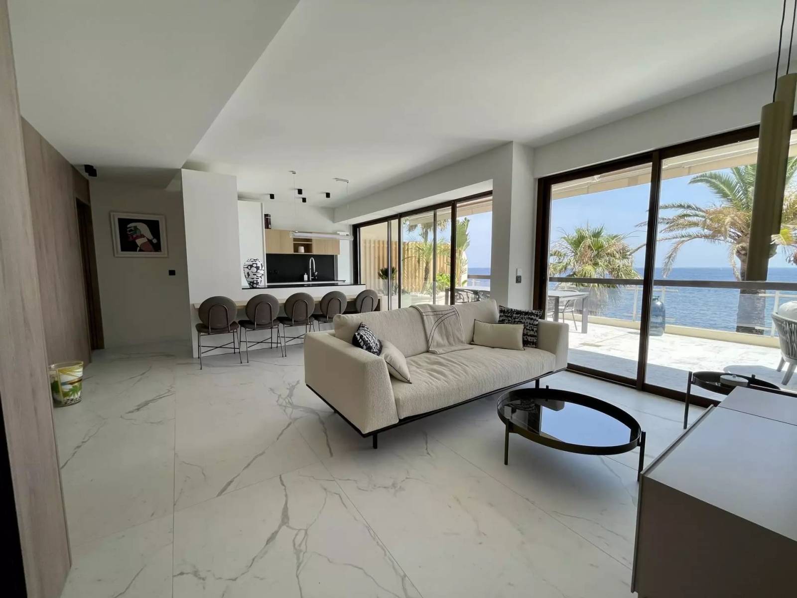 Séjour ouvert sur terrasse vue mer