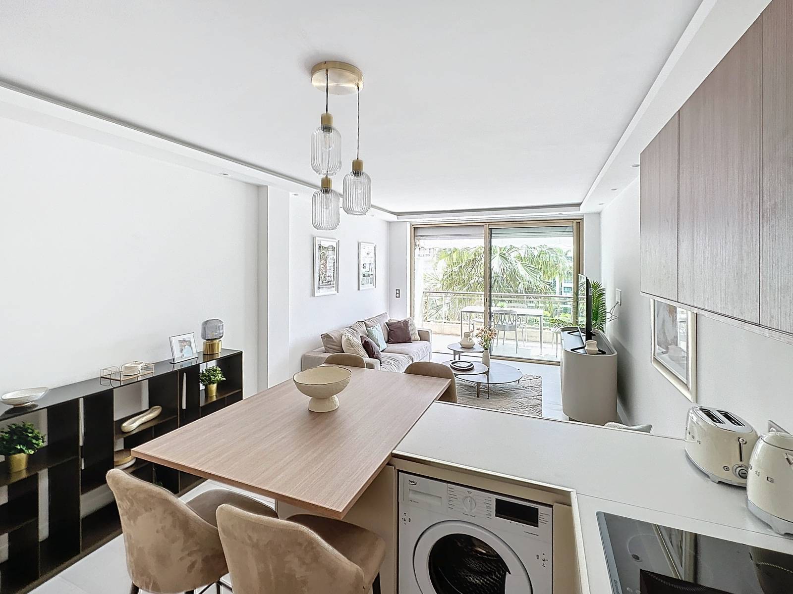 LOCATION SAISONNIERE APPARTEMENT 3 PIECES VUE MER CROISETTE GRAND HOTEL  CANNES