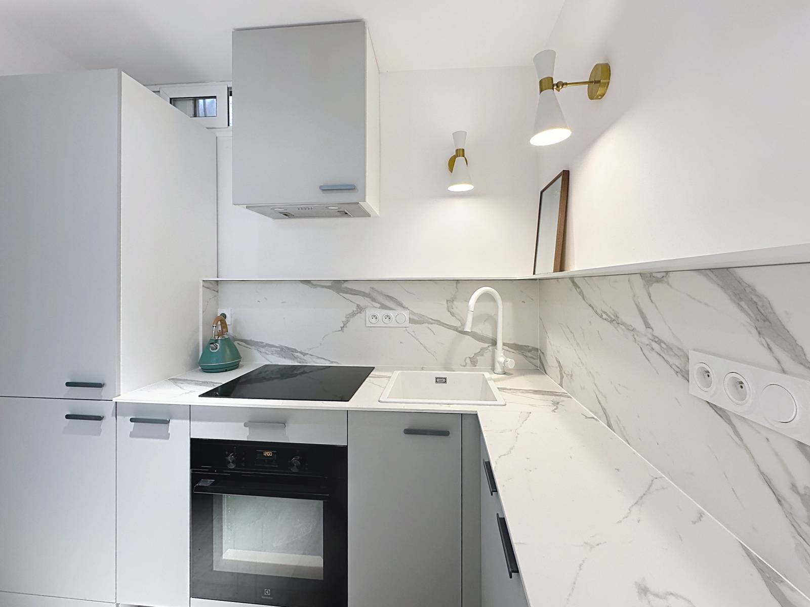 MAISON CONTEMPORAINE A CANNES A PIECES AVEC VUE MER