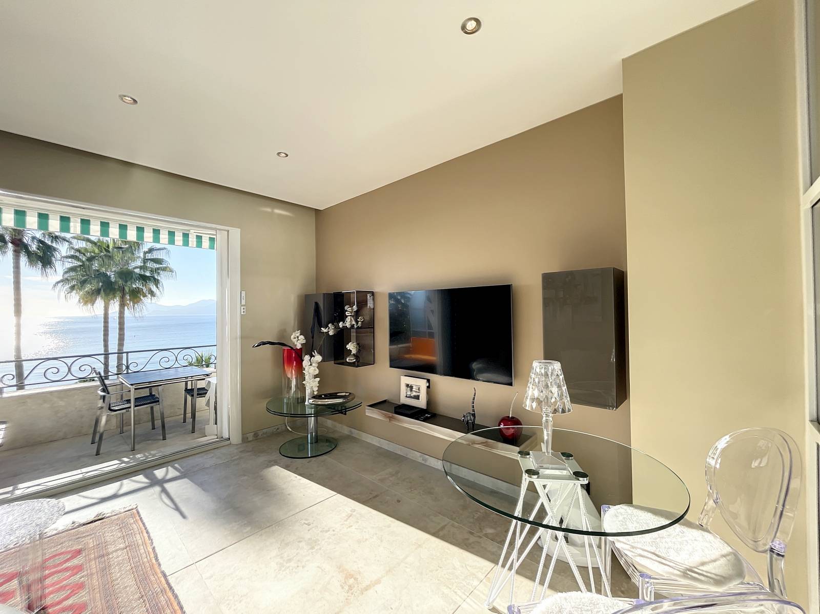 2P CANNES CROISETTE TERRASSE VUE MER