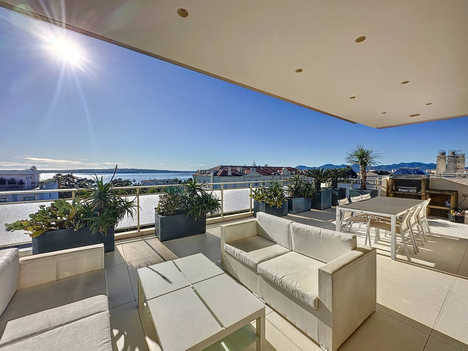 3P CANNES TERRASSE VUE MER