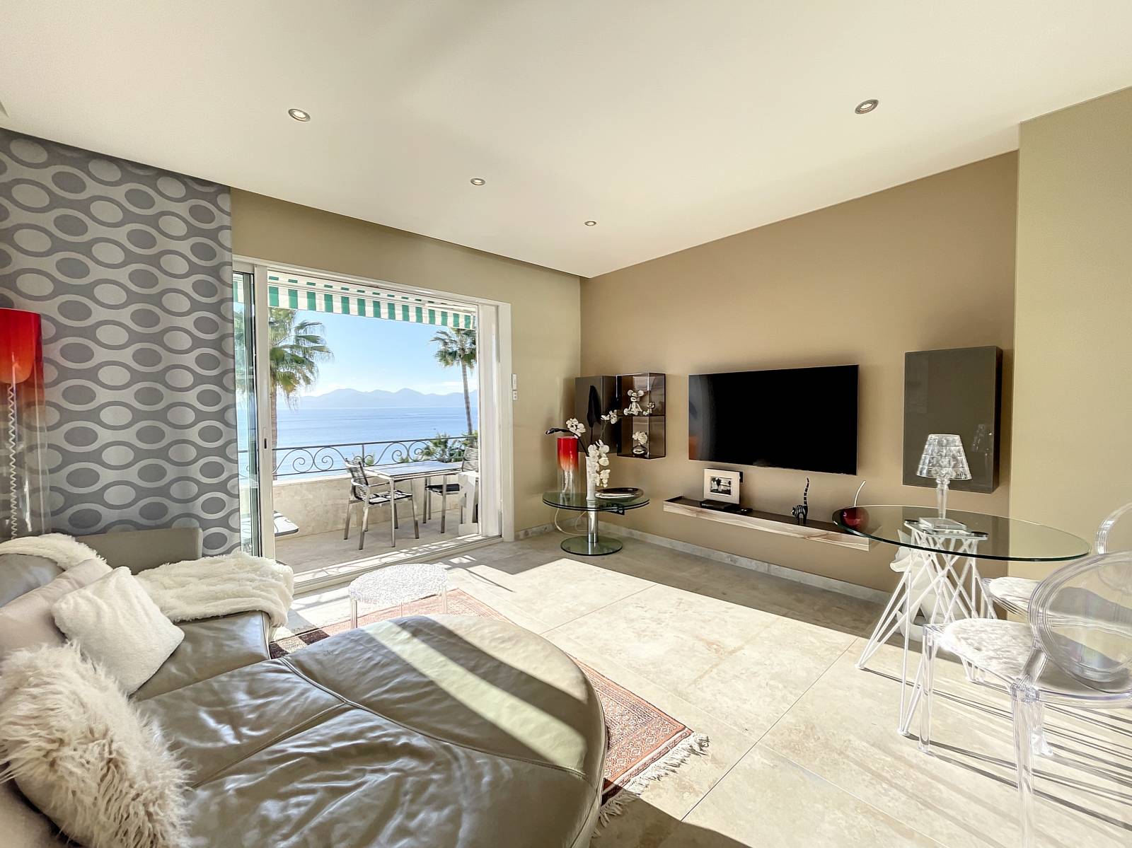 2P CANNES CROISETTE TERRASSE VUE MER