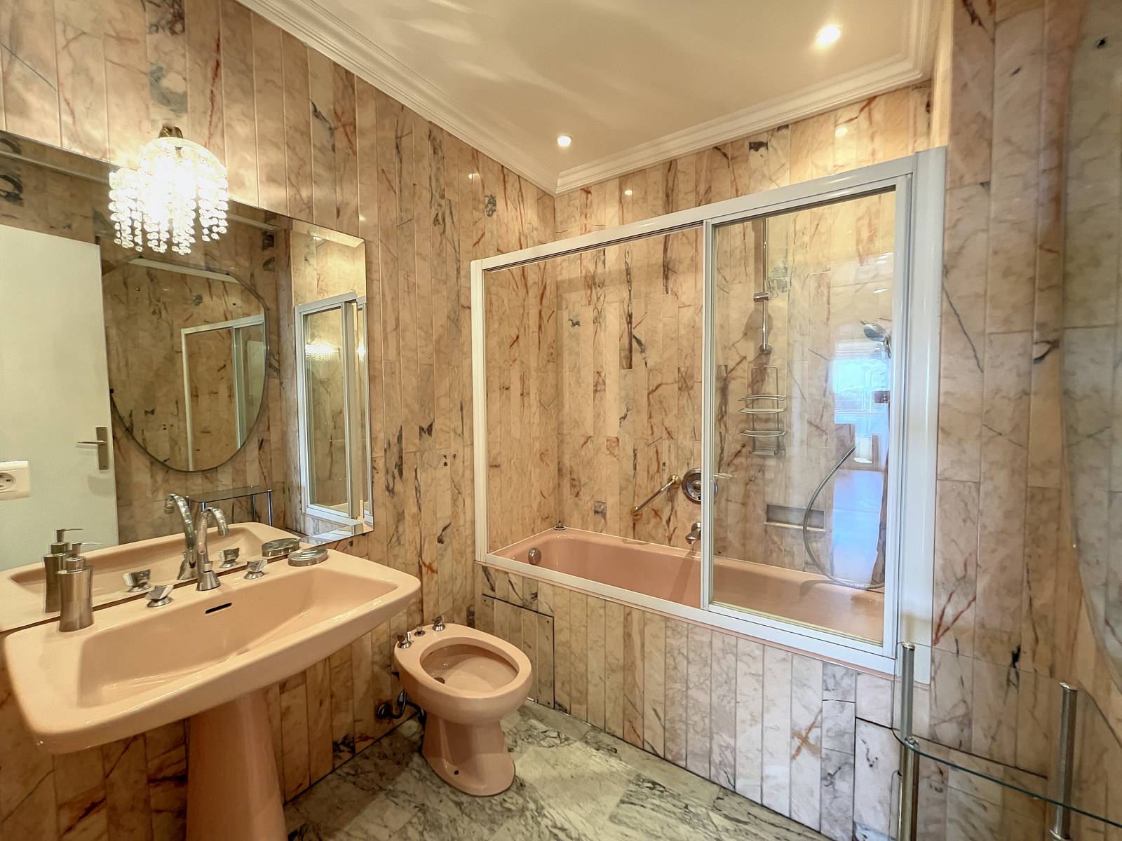 2P CANNES CROISETTE TERRASSE VUE MER