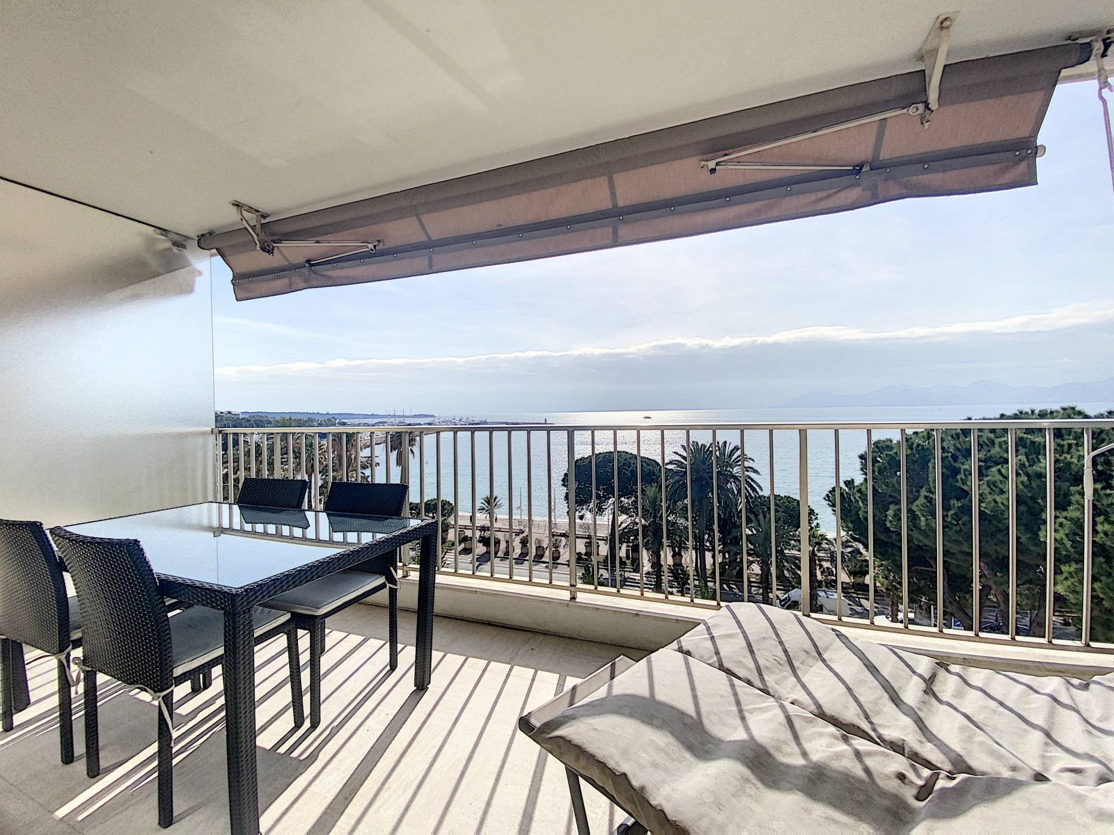 3P CANNES CROISETTE TERRASSE VUE MER