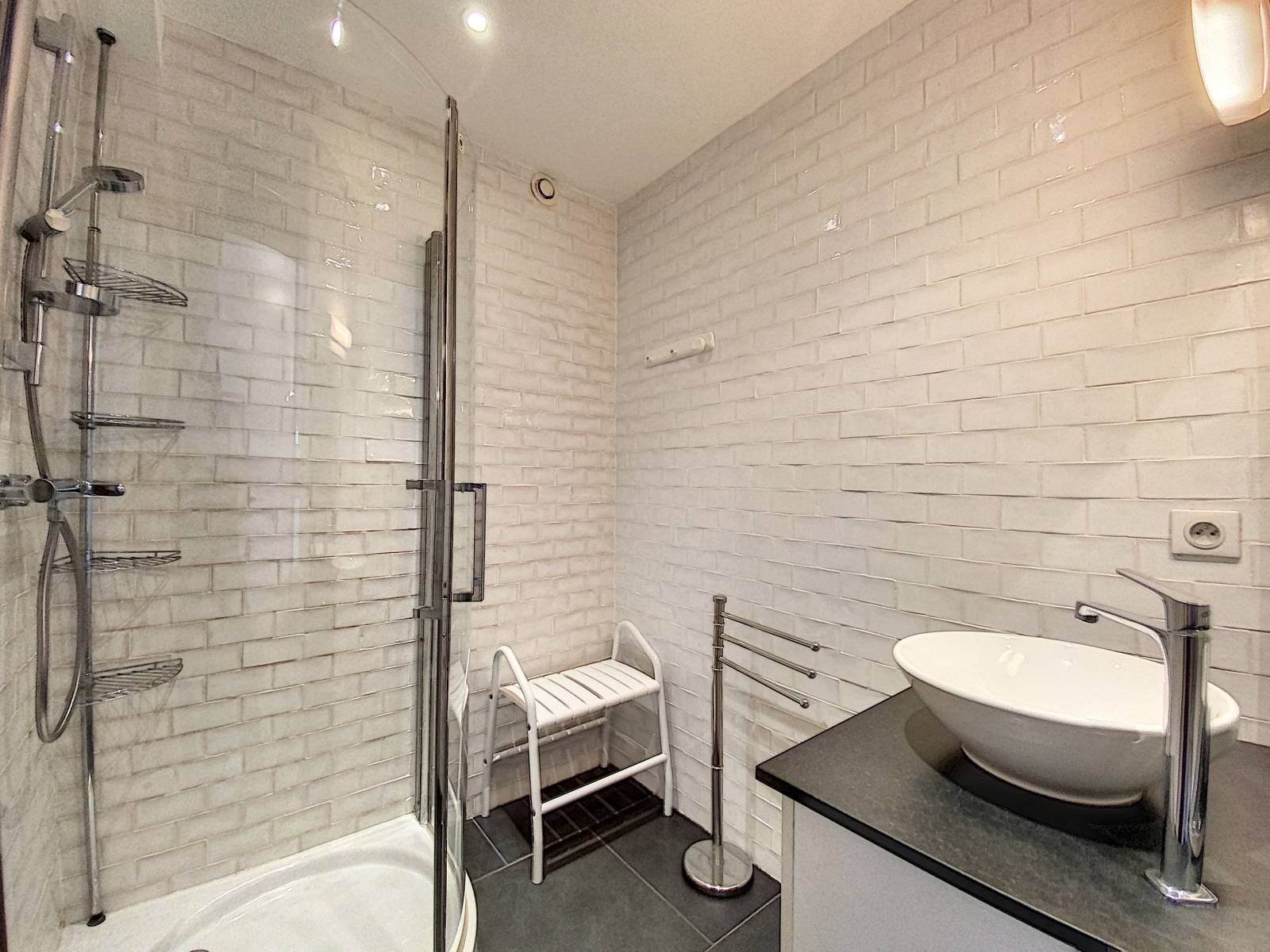 2P CANNES CROISETTE TERRASSE VUE MER