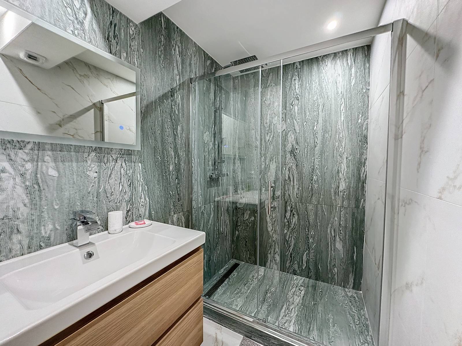 LOCATION SAISONNIERE Appartment 3 Piéces 65M2 Cannes Banane