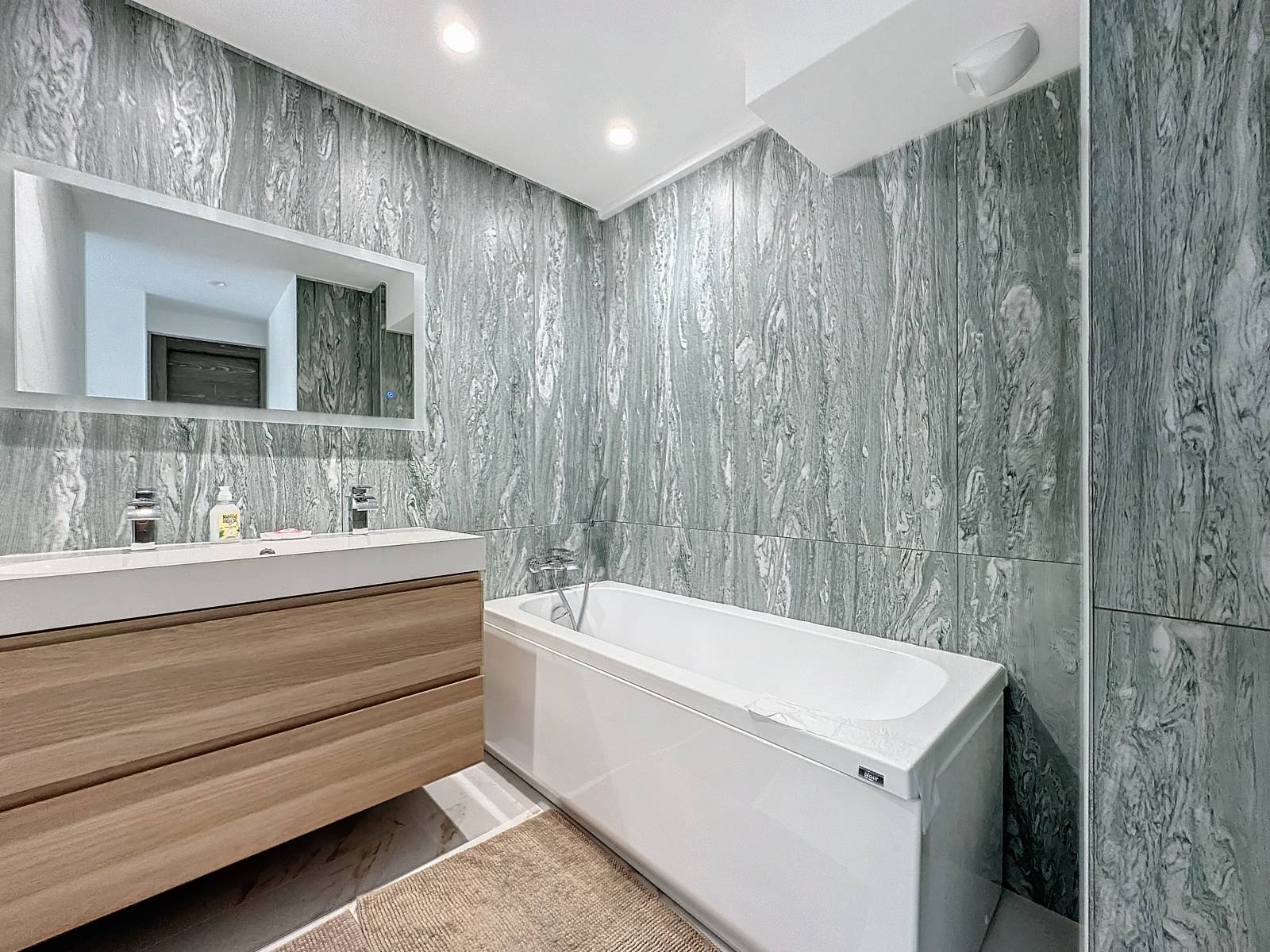 LOCATION SAISONNIERE Appartment 3 Piéces 65M2 Cannes Banane