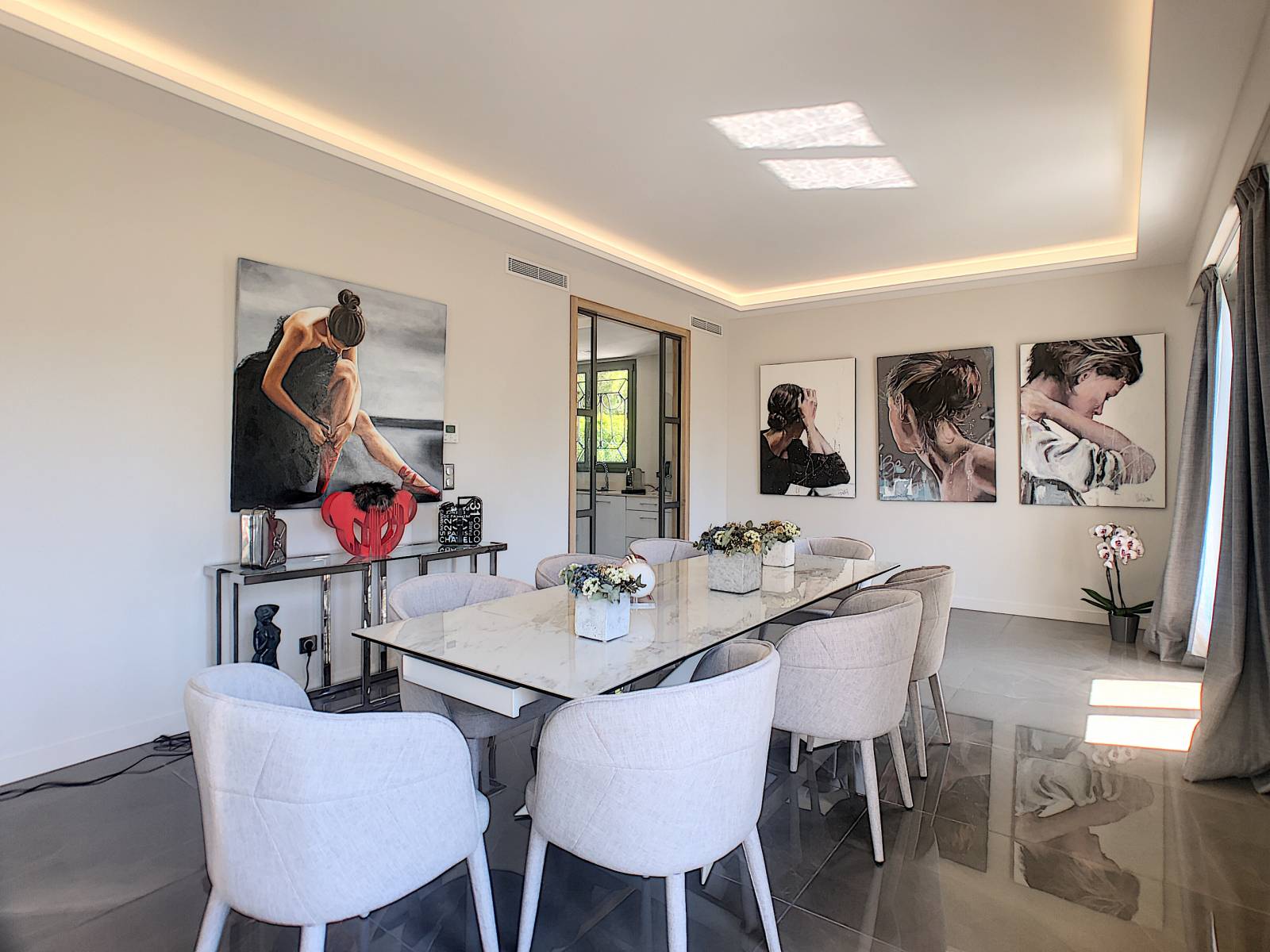 LOCATION SAISONNIERE VILLA 5 CHAMBRES EN SUITE CANNES CROISETTE