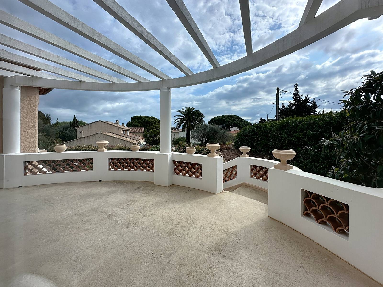 ANTIBES MAGNIFIQUE VILLA 10 PIECES