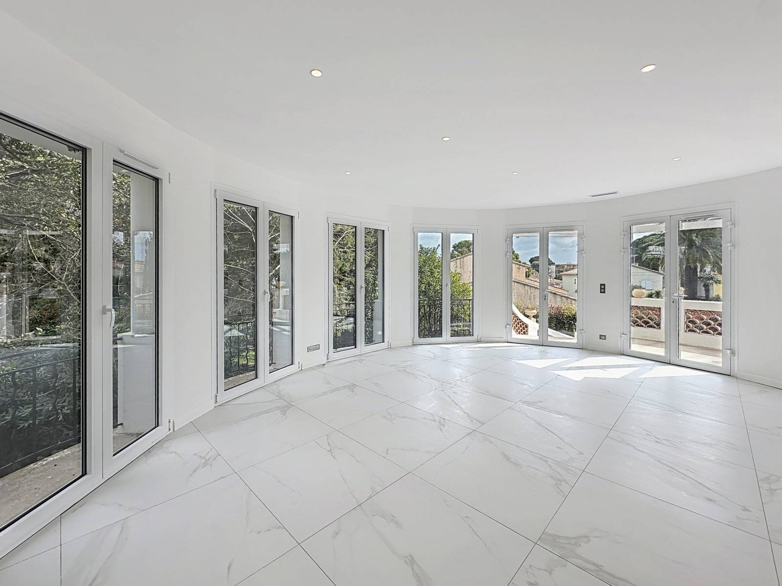 ANTIBES MAGNIFIQUE VILLA 10 PIECES