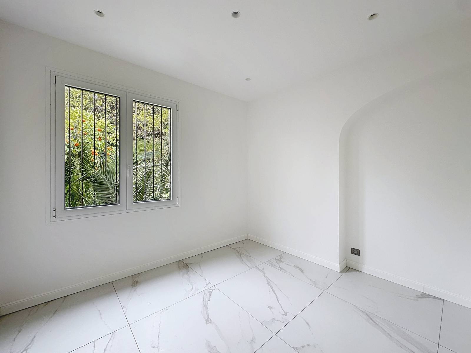 ANTIBES MAGNIFIQUE VILLA 10 PIECES