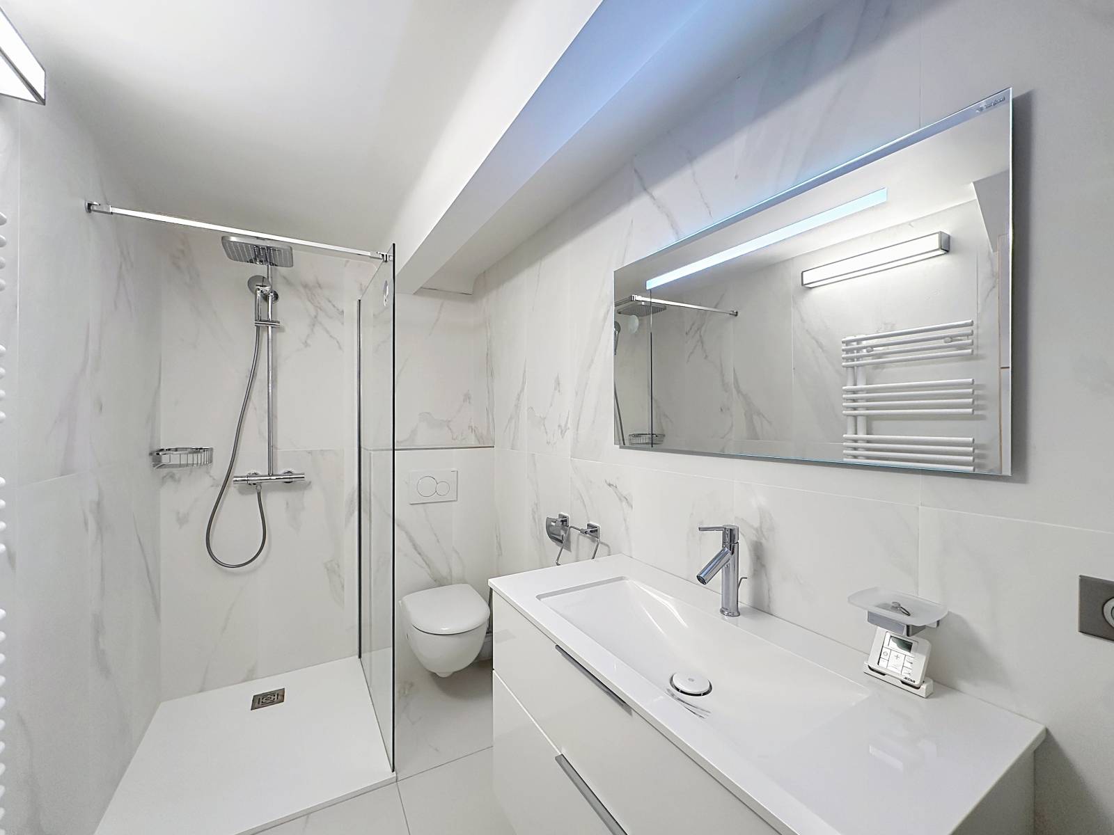 ANTIBES MAGNIFIQUE VILLA 10 PIECES