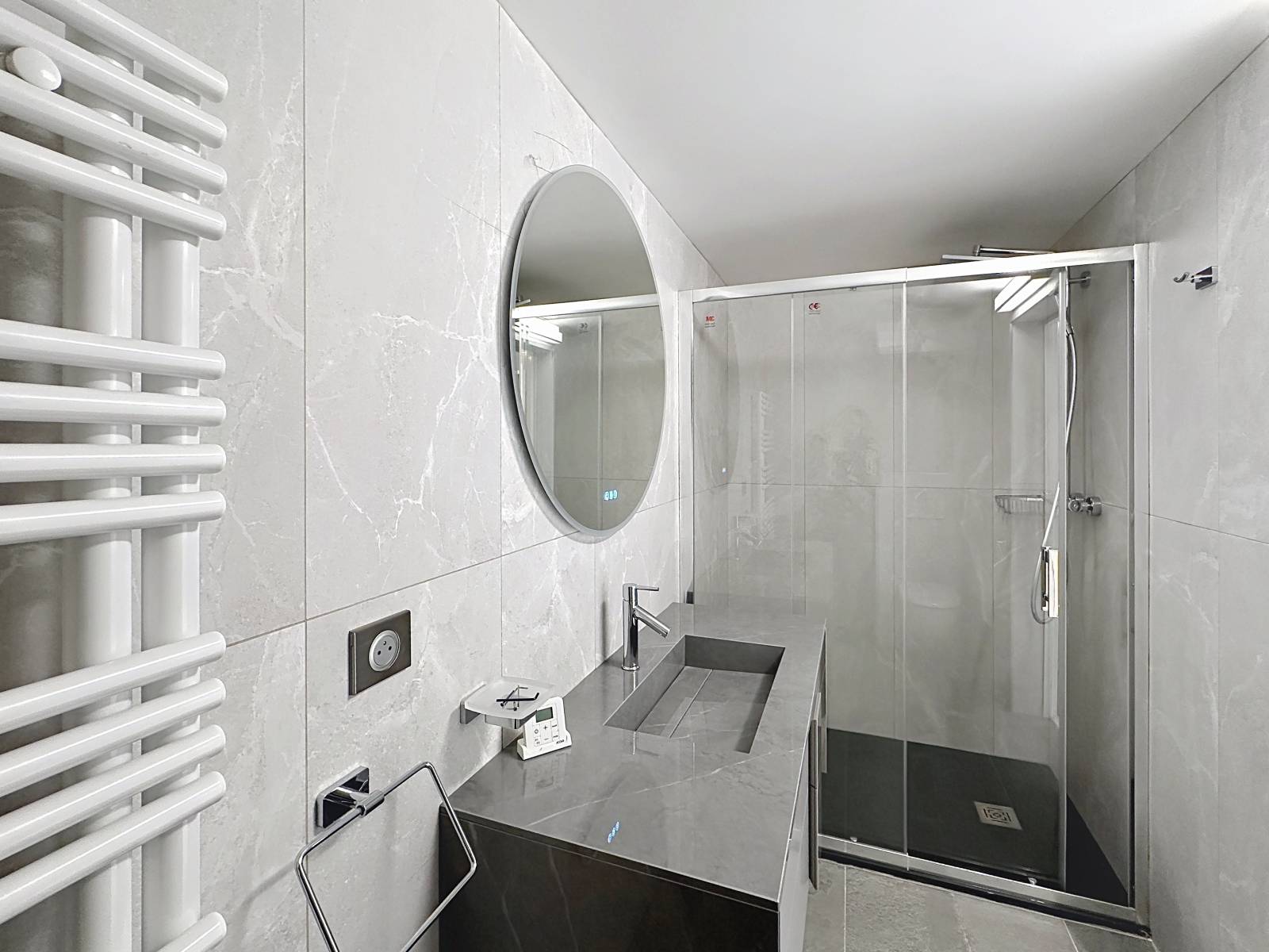 ANTIBES MAGNIFIQUE VILLA 10 PIECES