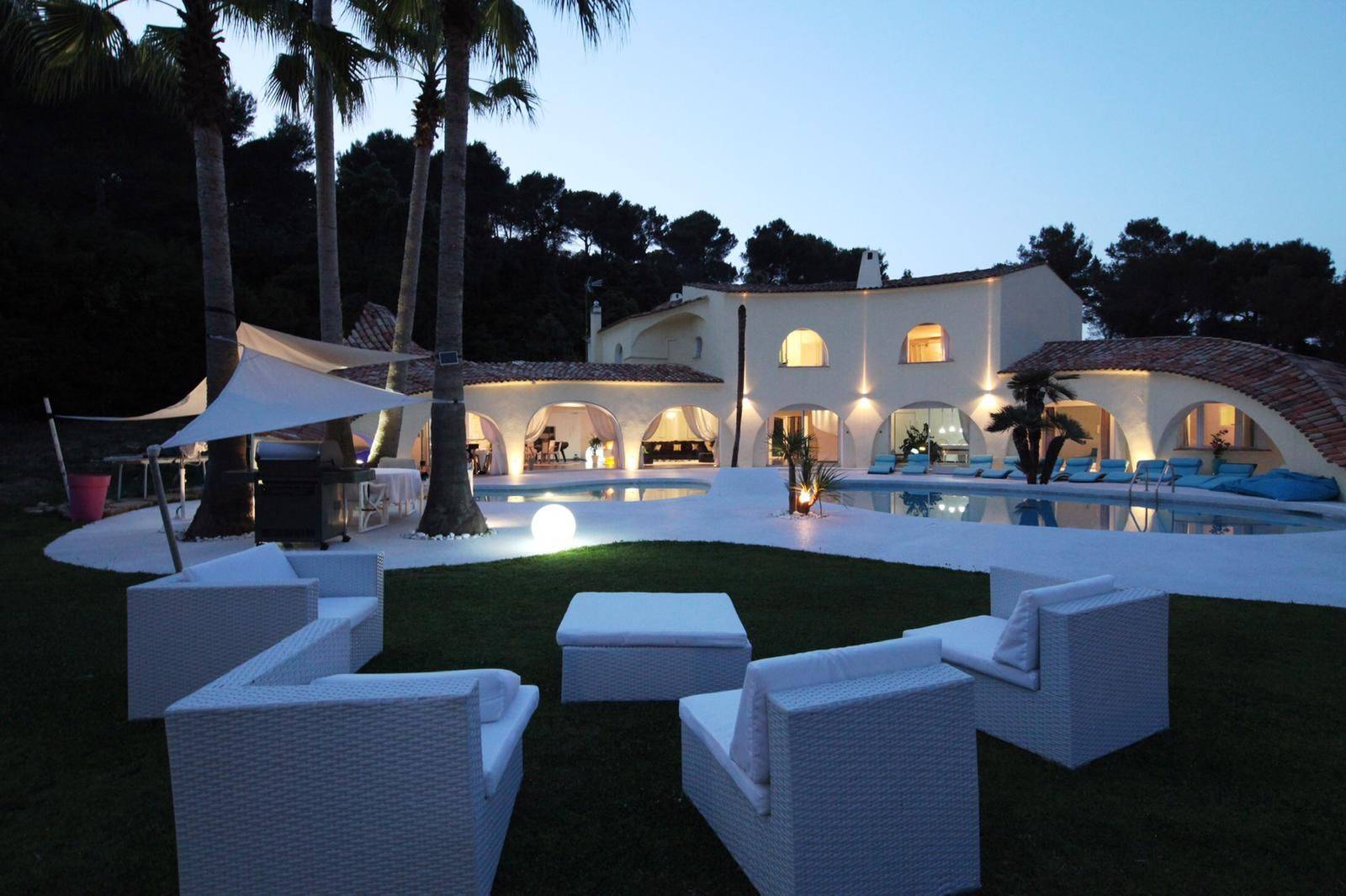 LOCATION SAISONNIERE Mougins – Villa de luxe dans un domaine fermé et sécurisé