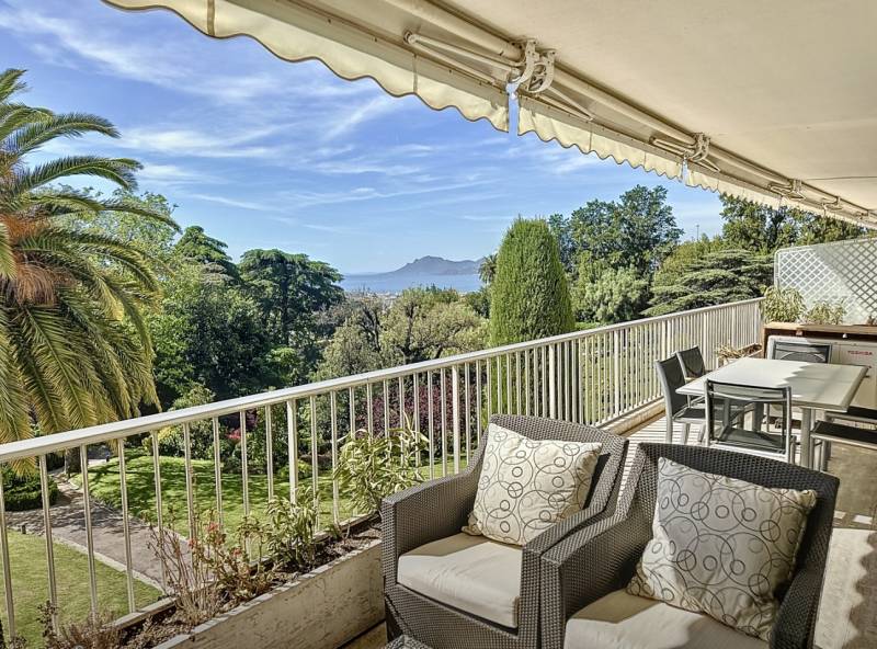 Terrasse Avec Vue Dégagée