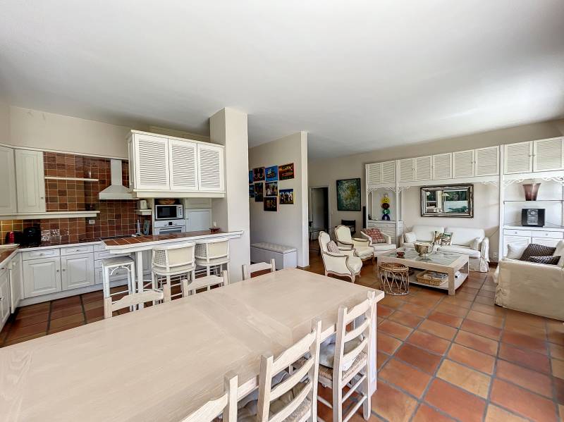 4P CANNES CROISETTE TERRASSE VUE MER