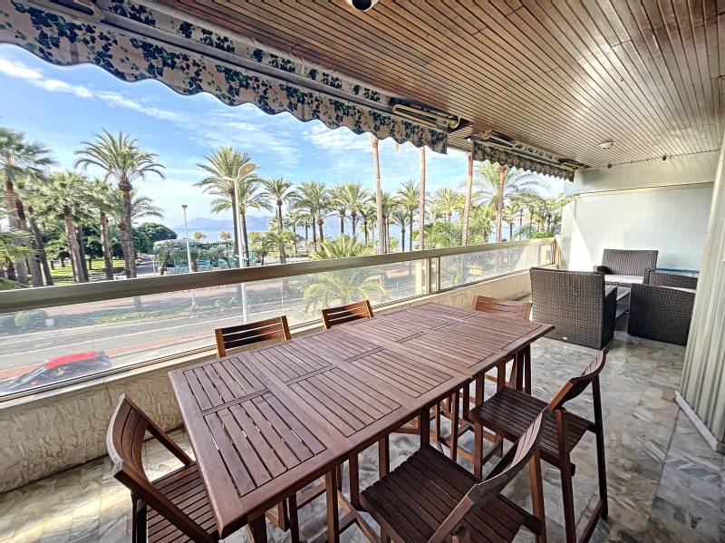 2P CANNES CROISETTE TERRASSE VUE MER